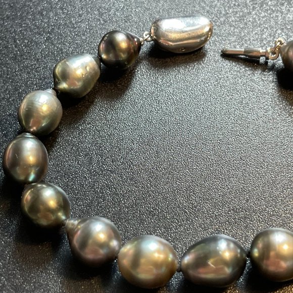 Tahitian Baroque Black Pearl Bracelet - Picture 3 of 7